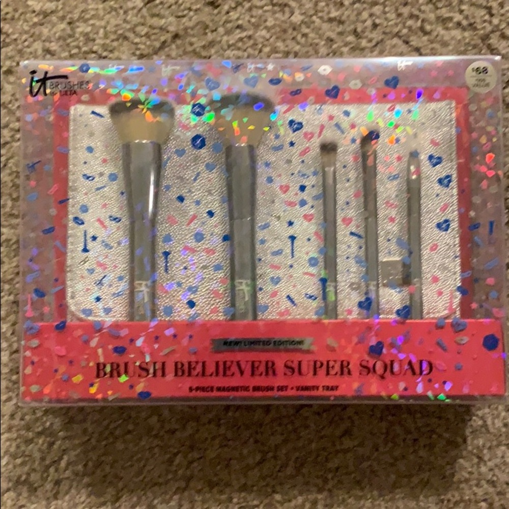 NIB it Brush Believer Super Squad 5pc +